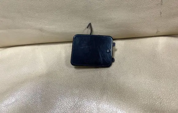 Mercedes-Benz E W211 Rear bumper row hook cap/cover A2118800305