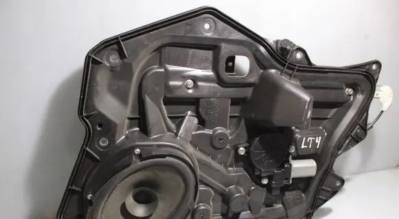 Mazda 3 II Rear window lifting mechanism without motor
