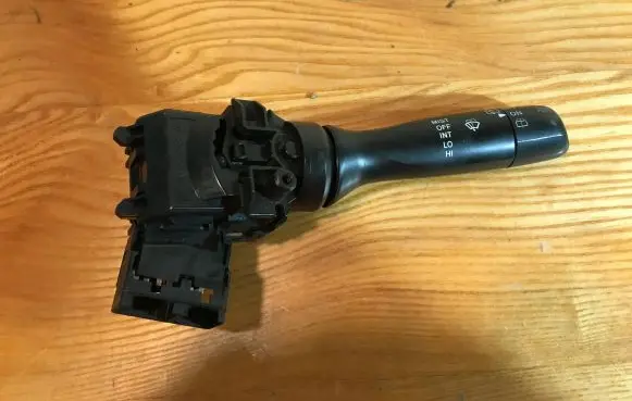 Peugeot 107 Wiper control stalk 17F003 17F003LH A173848
