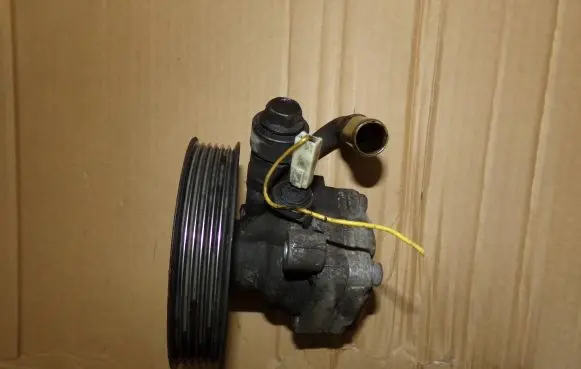 Mazda 3 I Power steering pump