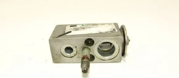 Jeep Grand Cherokee (WK) Air conditioning (A/C) expansion valve 929986L