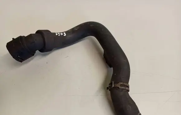 Audi A4 S4 B7 8E 8H Engine coolant pipe/hose 8E0121101C