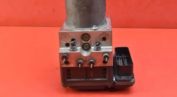 BMW 5 E60 E61 ABS Pump 6785442