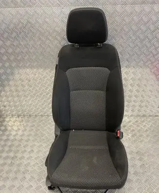 Suzuki Vitara (LY) Front passenger seat PK15506