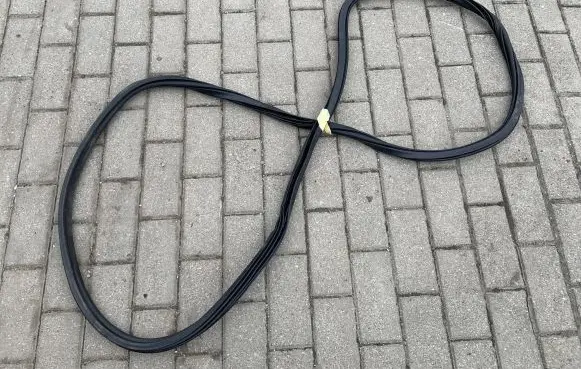 Audi Q7 4M Front door rubber seal 4M0831721D 4M0831721 4M0831721A