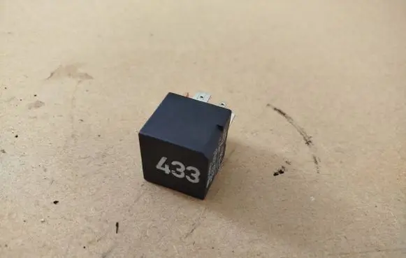 Volkswagen Golf V Other relay 3D0951253A 14150000 12V50A
