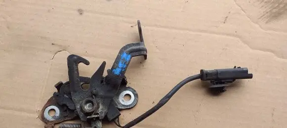 Peugeot RCZ Engine bonnet/hood lock/catch
