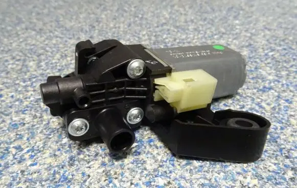 BMW 7 F01 F02 F03 F04 Curtain motor 9178670