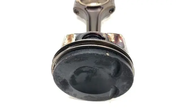 Volkswagen PASSAT CC Piston with connecting rod CBF