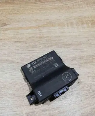 Audi A4 S4 B8 8K Gateway control module 8R0907468F