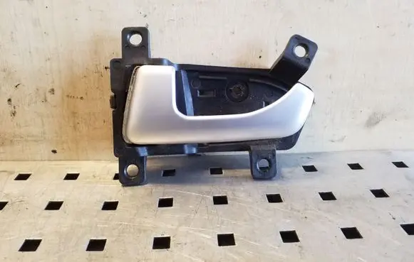 KIA Sportage Front door interior handle 826103U000