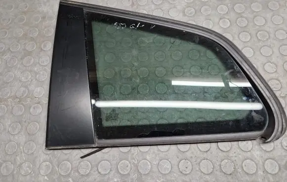 BMW X3 E83 Rear side window 3402291