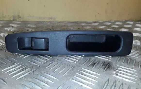 Nissan Qashqai+2 Electric window control switch 25411JD000 3296