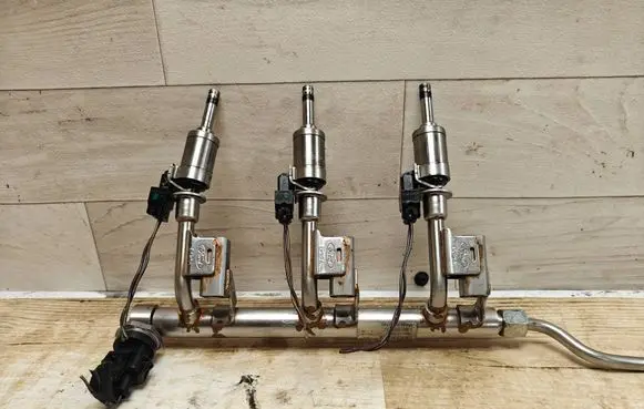 Fuel main line pipe