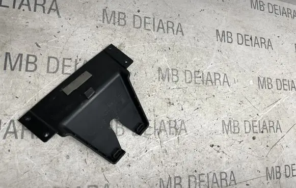 Tesla Model S Tailgate/boot lid lock trim 100926500E