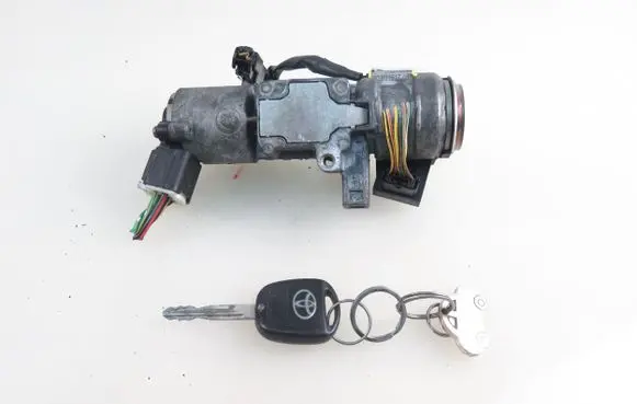 Toyota Avensis T250 Ignition lock 8978305010 N05015178