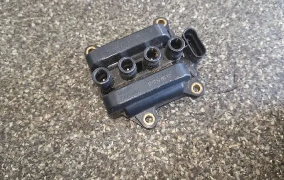 Renault Kangoo I High voltage ignition coil 8200702693 8200734204