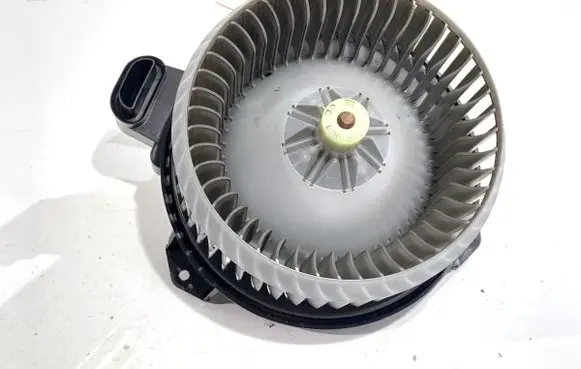 Toyota Auris E180 Heater fan/blower AV272700-8084