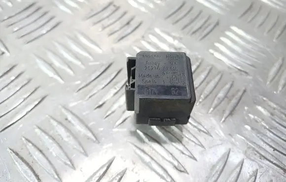 Nissan Primera Other relay 253209F915