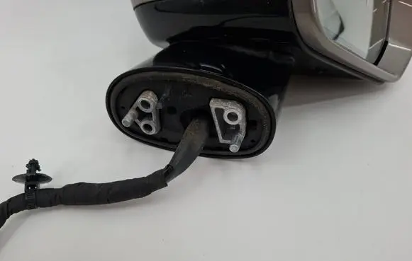 Front door electric wing mirror