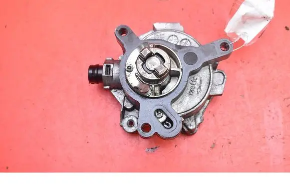 Volvo S90, V90 Vacuum pump 31316688