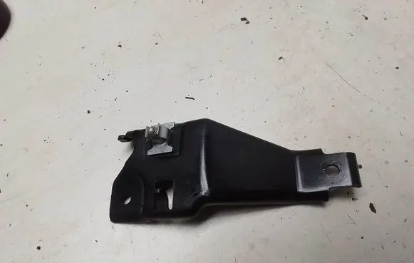 BMW 3 E46 Horn signal holder/bracket 8377290