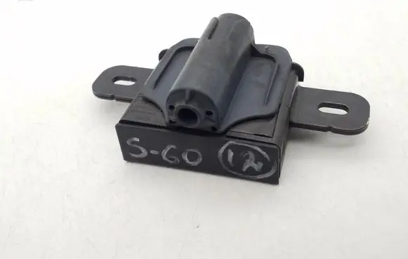 Volvo S60 Engine bonnet/hood lock/catch 31218878