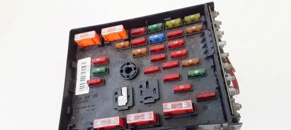 Volkswagen PASSAT B6 Fuse box set 3c0937125 63592777