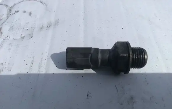 Mazda 3 I Oil pressure sensor 