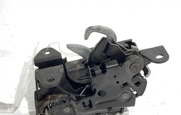 BMW X2 F39 Engine bonnet/hood lock/catch 8737701