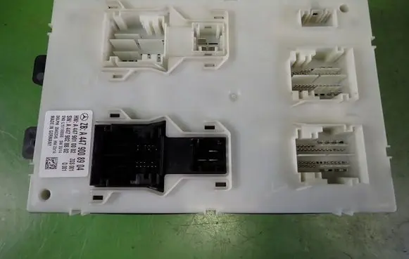 Mercedes-Benz Vito Viano W447 Central body control module A4479008904