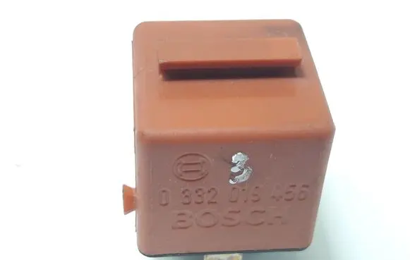 BMW 5 E34 Other relay 0332019456