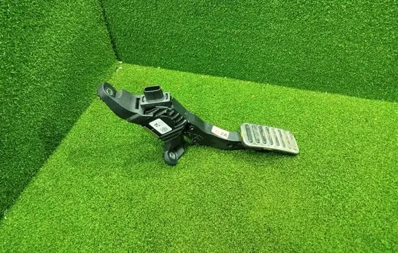 KIA Stonic Accelerator throttle pedal 00136810 CN06899179 32700