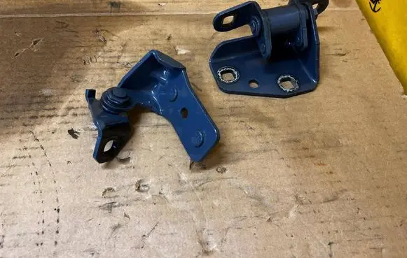Ford Bronco Rear door hinge set M2DB-S26811-AC M2DBS26811AC M2DB-S26801-AD