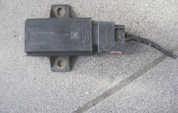 Chrysler 300 - 300C Tire pressure sensor 04602504AB