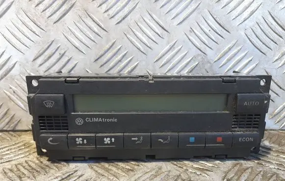 Volkswagen Golf IV Climate control unit