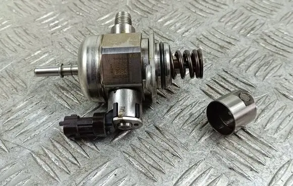 Jeep Wrangler Mechanical fuel pump 0261520538 6012407485