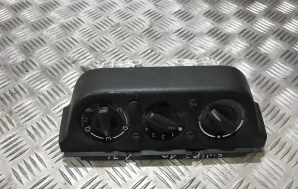Suzuki Swift I Climate control unit