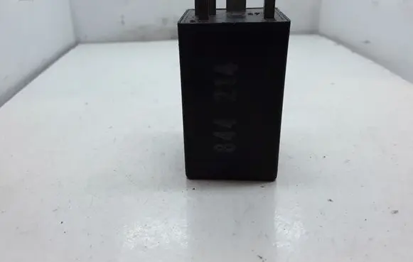 Volkswagen PASSAT B5 Other relay 8D0919578 8PA6GF30