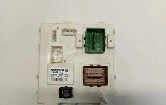 Volvo XC40 Comfort/convenience module 32268109