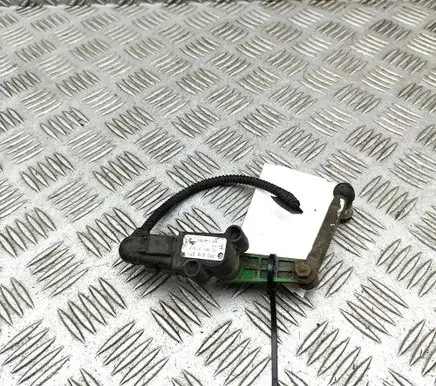 Volkswagen Touareg II Rear air suspension level height sensor 7P0616571