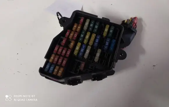 Audi A4 S4 B6 8E 8H Fuse module 8D2941824