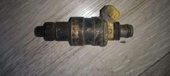 Mazda 626 Fuel injector 1955001330 195500-1330