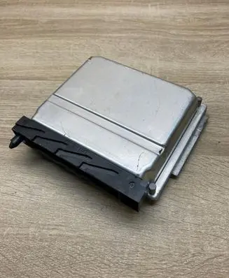 Volvo V70 Engine control unit/module ECU 08677708A 0281010319