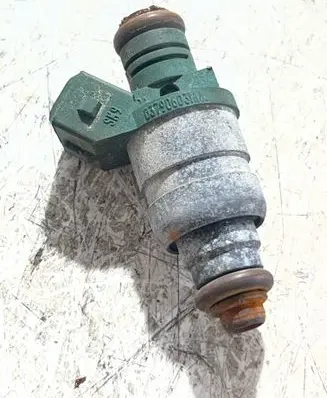 Seat Toledo II (1M) Fuel injector 037906031AA