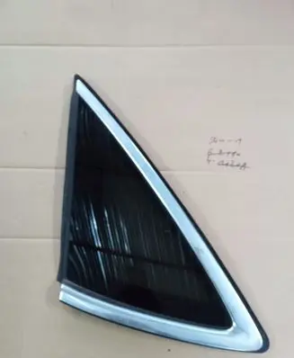Ford Mondeo MK IV Front door vent window glass four-door 