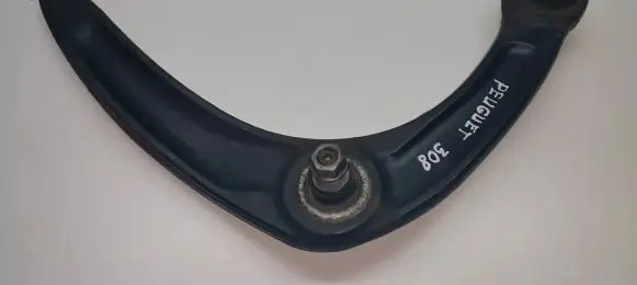 Peugeot 308 Front lower control arm/wishbone 833548