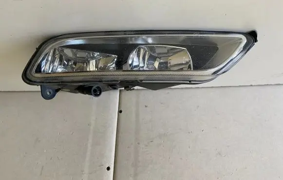 Volkswagen PASSAT B7 Front fog light