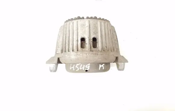 Engine mount bracket