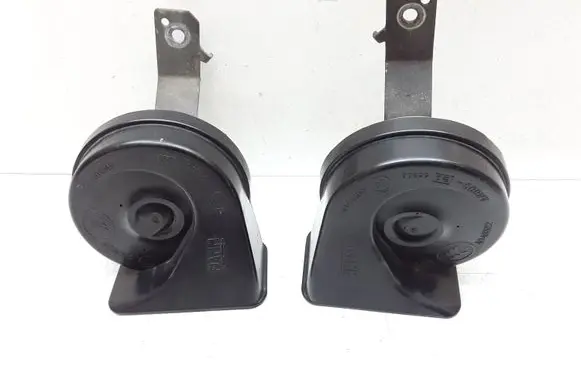 Volvo V70 Horn signal 08635071 08635072